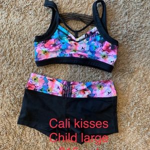 California kisses dance set